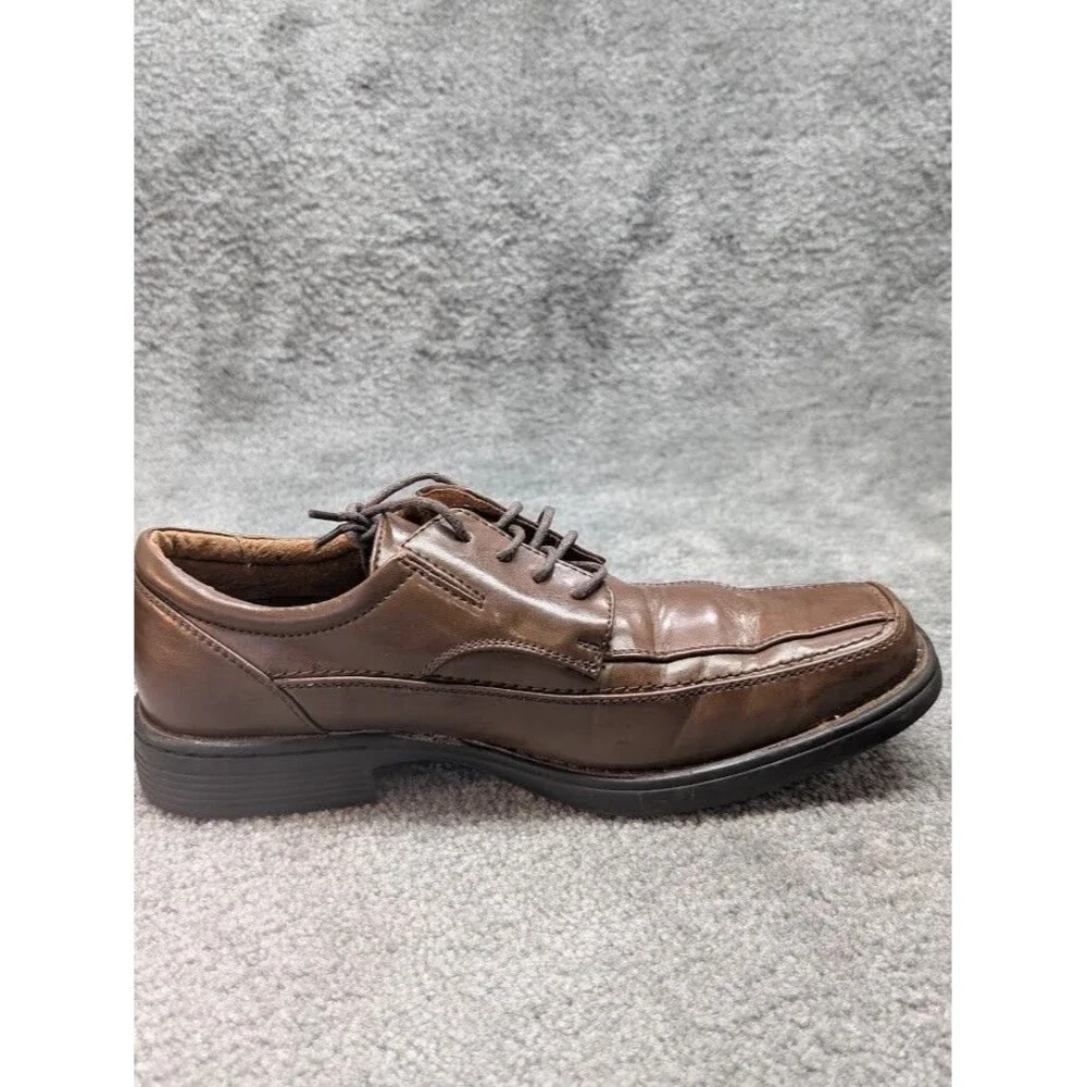 Thom McAn Men’s Dress Shoes Size 8 Brown Oxford Man Made Upper Leather Lining